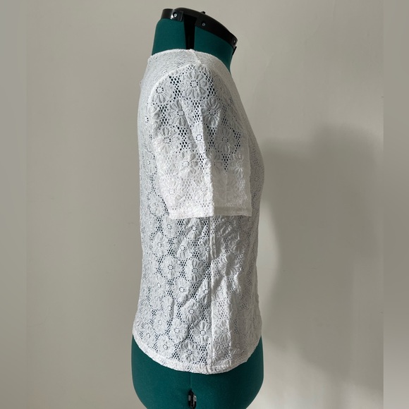 White blouse - Picture 3 of 4